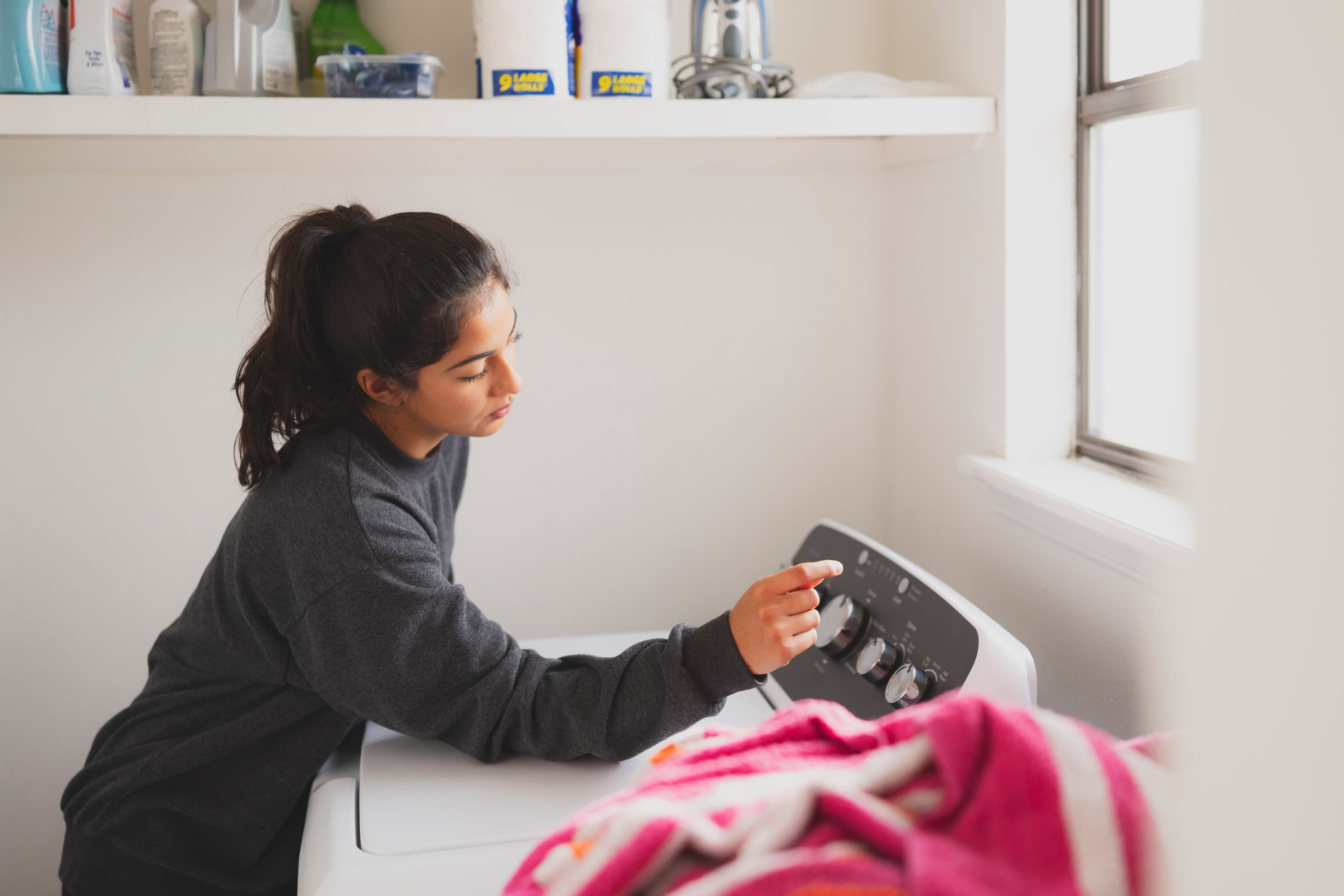 Laundry Pros Explain When the Presoak Cycle Actually Helps