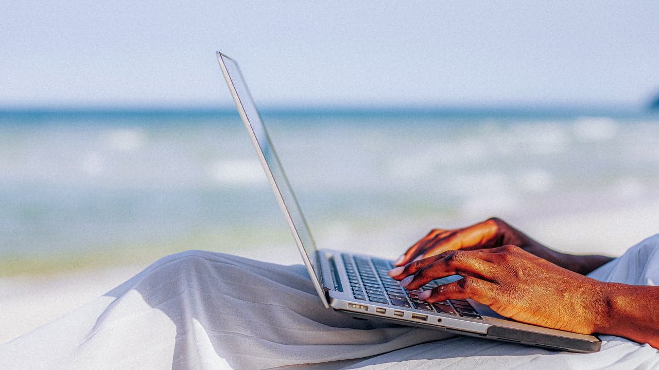 How to Take a Vacation as a Solopreneur (Without Losing Clients or Income)