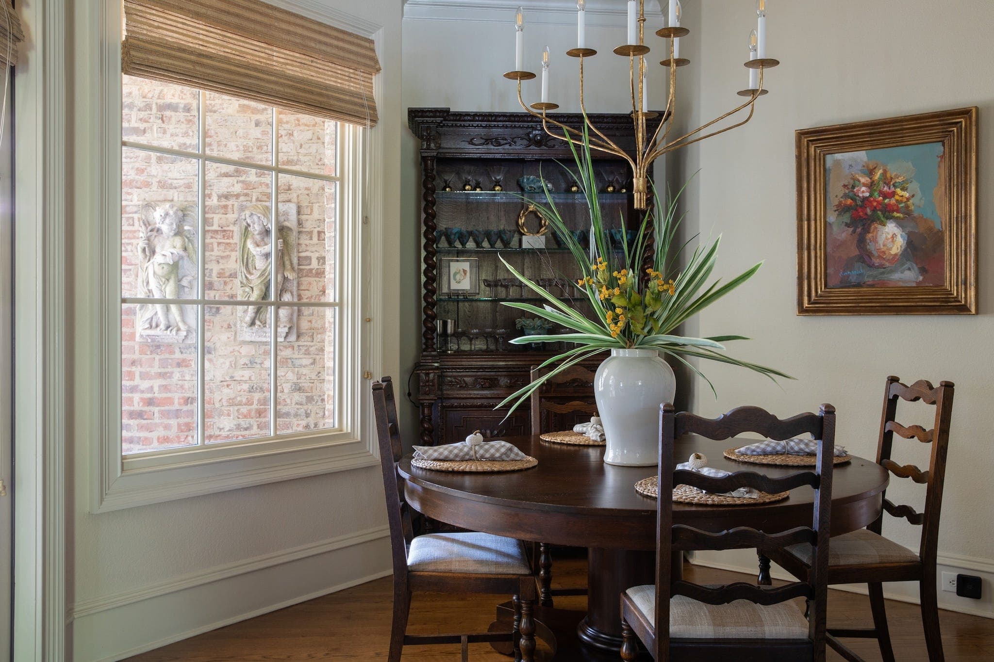Pros Say 'Slow Decorating' Is Taking Over Homes in 2026